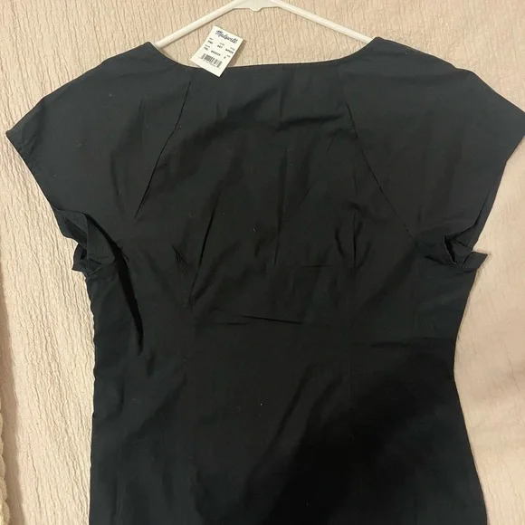 NWT Twist-Front Seamed Top in Poplin - Picture 3 of 5
